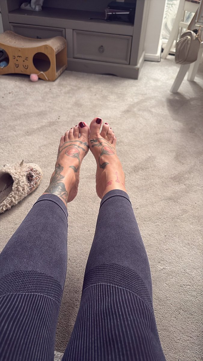 cammyjayne7's tweet image. Toes the same colour as my hair … matchy matchy !