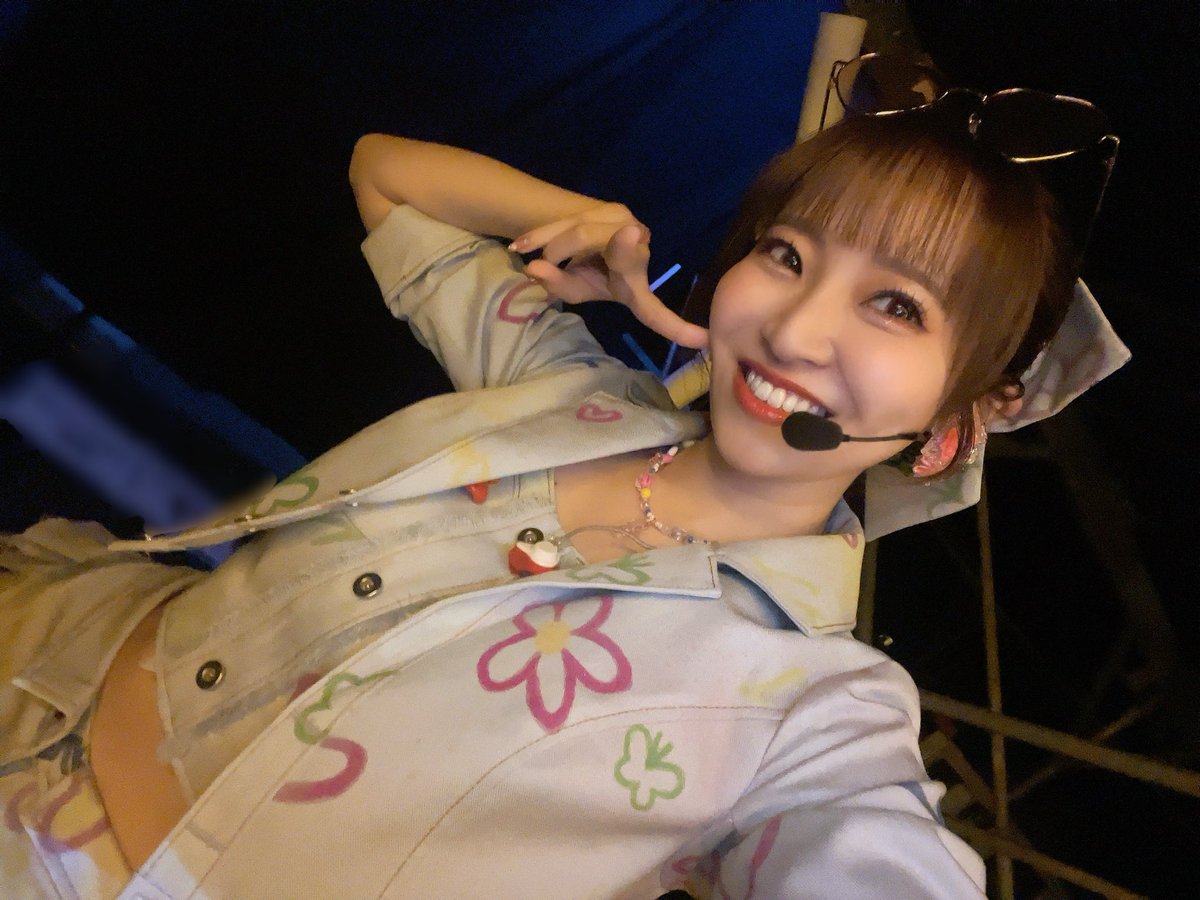 natyaaaaaaan07's tweet image. #虹ブンブンビー_day2 ありがとうございましたあああ〜！🐝🧡🧡

ミツバチさんの本気を見せてくれてありがとう！！！最っ高に楽しかったよおお〜！ほんとみんなのおかげ！！😆✨✨

虹ヶ咲！終わりませんよ！！！！！
またまだトキメキを届けるし、みんなからももらいたい！一緒につくっていこ〜！🌈