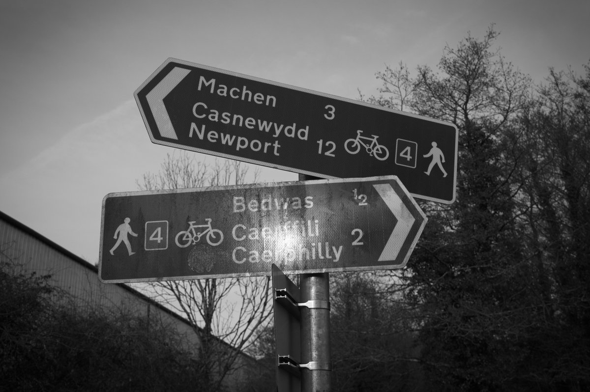 Delweddauimages's tweet image. Which Way #sign #project26 #blackandwhitephotography #information #abstract #nikon see more at delweddauimages.co.uk/2026-projects
