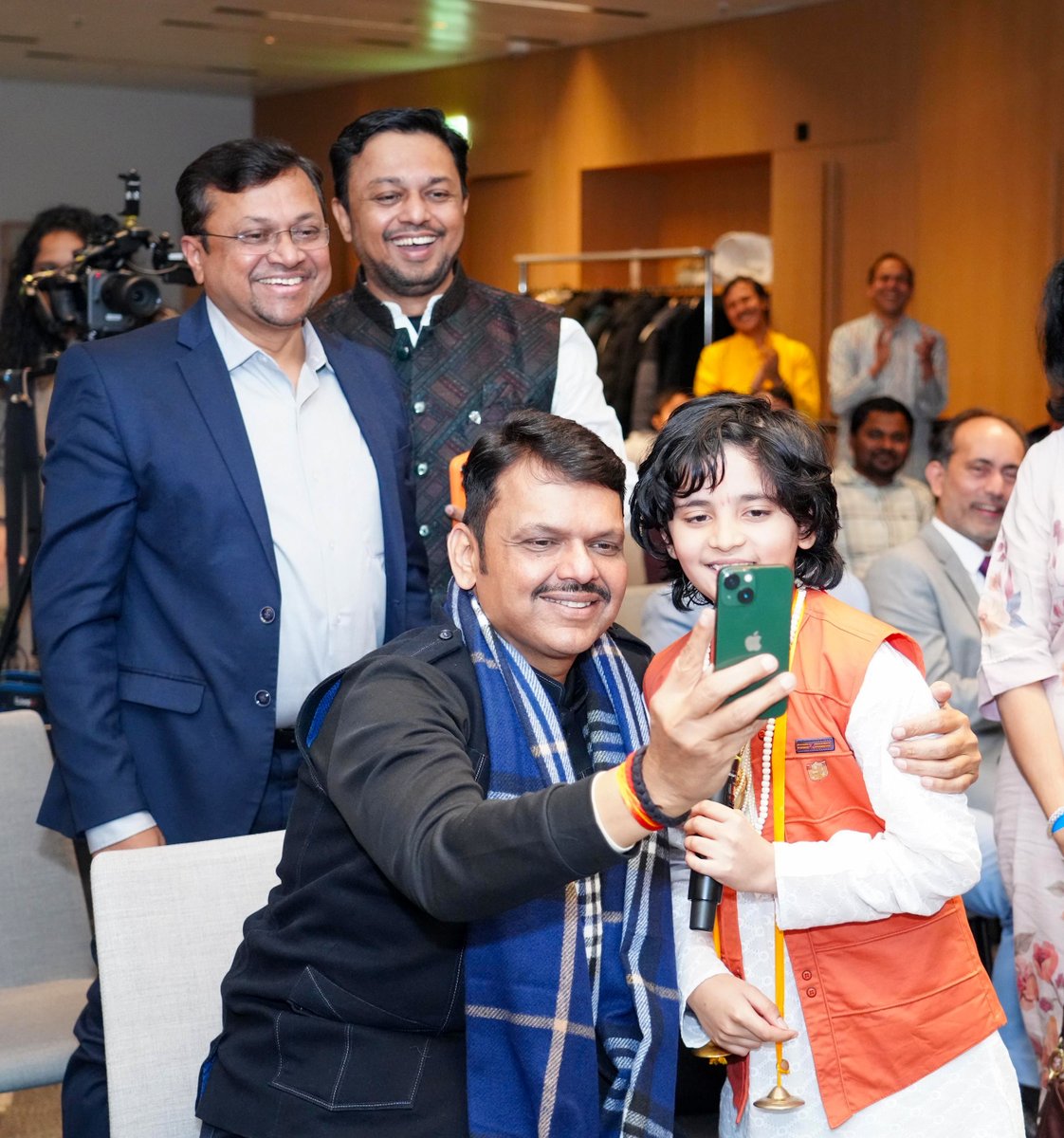 Fan moment for me!
आज मी फॅन झालो आहे या चिमुकल्या विवानचा... 

18-1-2026📍Zurich, Switzerland.

#MahaAtDavos #WEF26 #UnstoppableMaharashtra