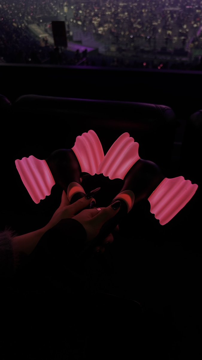 5nk5o's tweet photo. 2026.01.16🖤💗 https://t.co/cRz34KI9fe