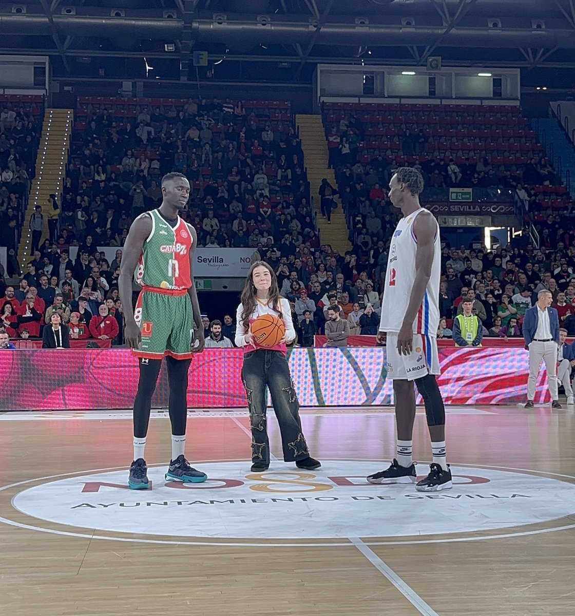 isaasanchezz03's tweet image. 3cm de altura en total