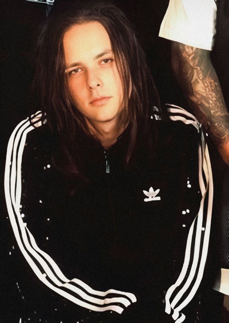 acervonumetal's tweet image. 🎂TRAZ O BOLO!!! Jonathan Davis, vocalista do Korn está completando 55 anos neste exato momento.