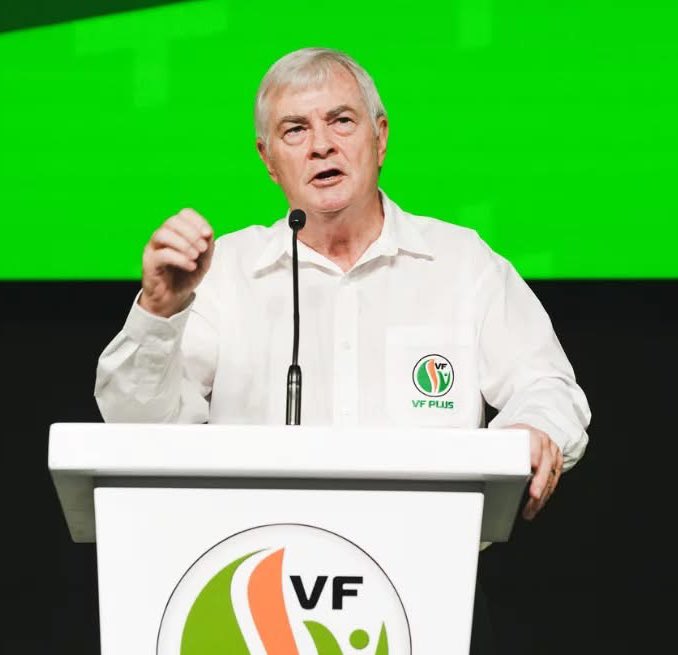 AdvoBarryRoux's tweet image. Black people suffered great pain under Pieter Groenewald during Apartheid. He fought in parliament, refusing the release of Nelson Mandela &amp;amp; other freedom fighters. He even left the NP &amp;amp; formed Conservative Party which was fighting for Apartheid to continue. He loved Apartheid!