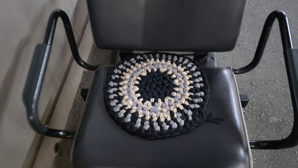 JR郡山駅は椅子の編み物も素敵！#豊臣兄弟