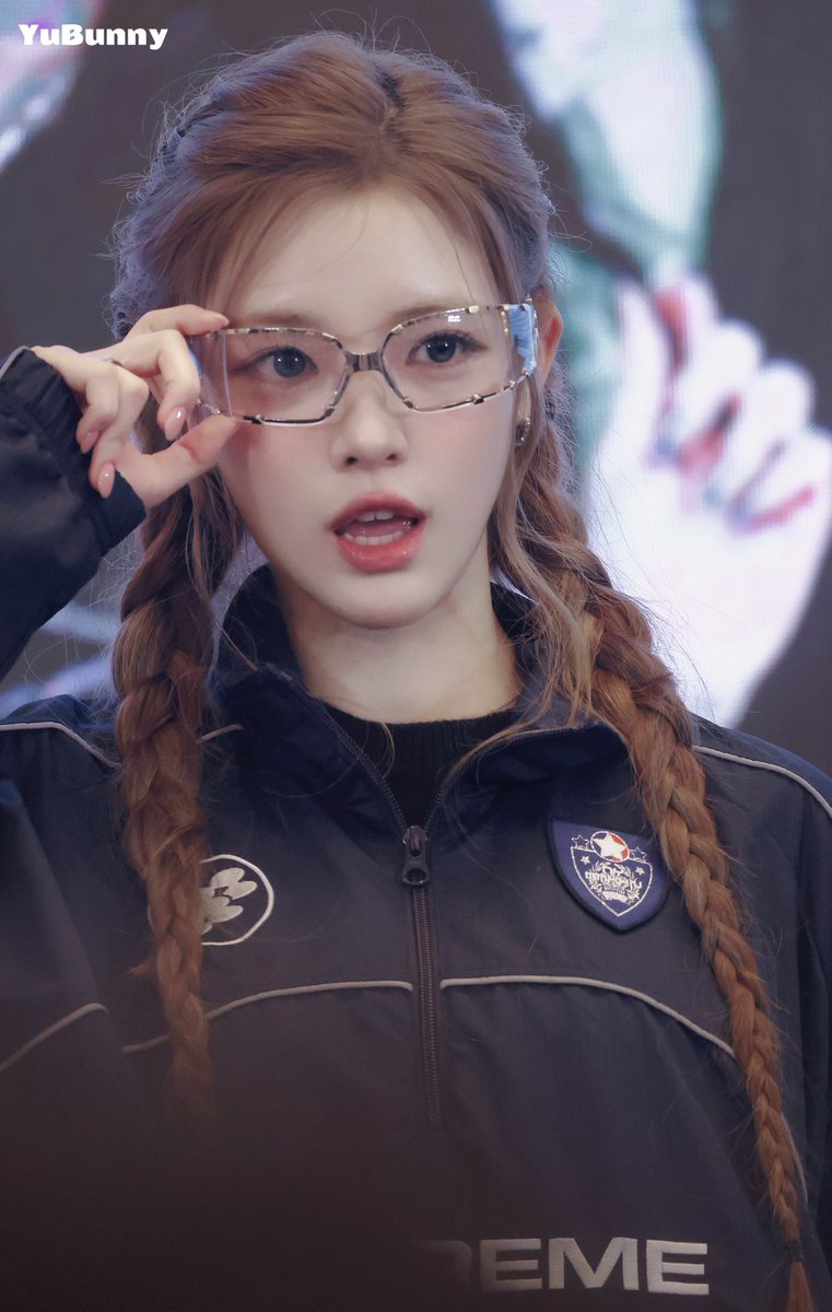 Yayayaring's tweet photo. Udah masuk ke dalam kategori: level kecantikan bukan manusia versi gw, alias cantiknya ga ngotak woi! Kok bisa sih cantik bgt gini?

#YUHA #Hearts2Hearts https://t.co/CcGSuejKTp