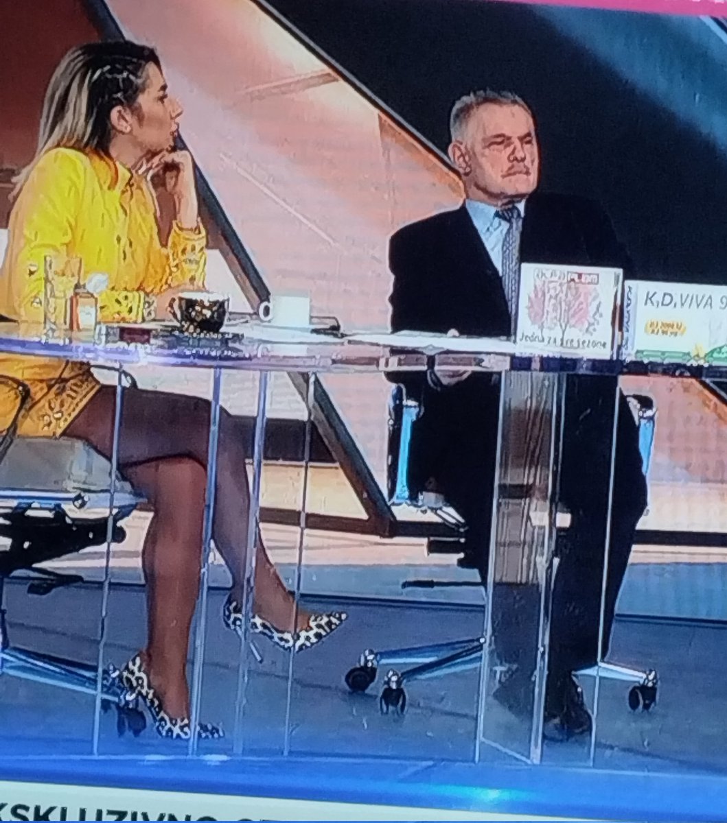 Ne uspjedoh da uhvatim kadar kad se seljanka izula dok joj gost obrazlaže incestoidnu prošlost srpskih vladara. Nadam se da se mučenici okreću u grobu kao ventilator, biće im lakše.