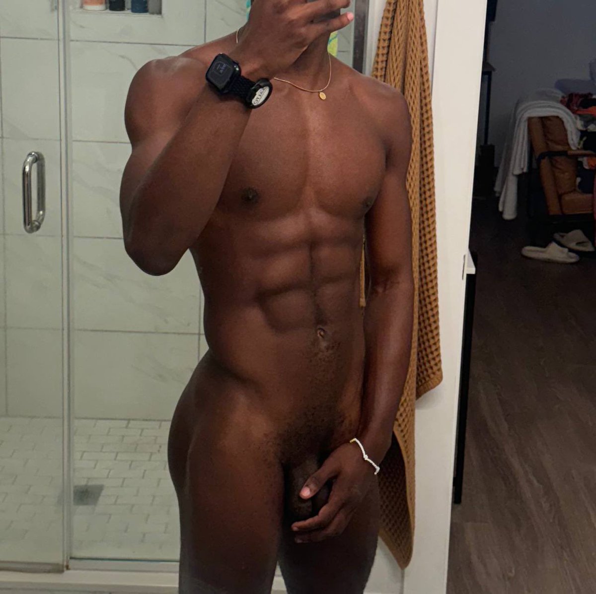 evans_carters's tweet photo. Grave envie de baise… @fabien_gay  @PlayBoy331842 @Bottomprrebeu75 
#Gay  #Douala  #hotsex https://t.co/DmfZAwfzUR