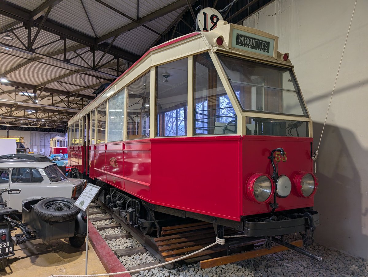 BMazerolles's tweet image. L'ancien funiculaire de Fourvière et d'anciens tramways lyonnais au musée de l'automobile Henri Malartre à Rochetaillée-sur-Saône.