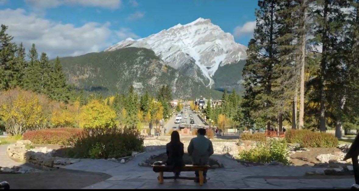 mint_tiger0508's tweet image. 이사통 ep4 주호진이 차무희를 애타게 찾아 달려와 만난 그곳 🏃  👩‍❤️‍👩 
Cascades of Time Garden @ Banff

#김선호 #이사랑통역되나요 #KimSeonHo  #CanThisLoveBeTranslated