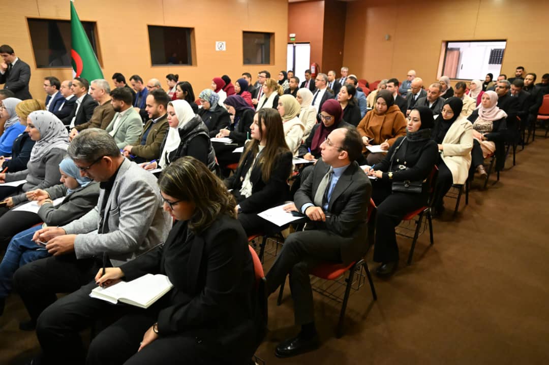 SECCNE_Chaib's tweet image. بادرت وزارة الشؤون الخارجية بالتنسيق مع المكتب الدائم لمؤتمر لاهاي للقانون الدولي، بتنظيم دورة تكوينية تفاعلية عبر تقنية التحاضر المرئي عن بعد تهدف إلى التعريف بعملية إصدار الأبوستيل والوثائق المعنية بهذه الشهادة وكذا الفاعلين المتدخلين في هذا المسار.