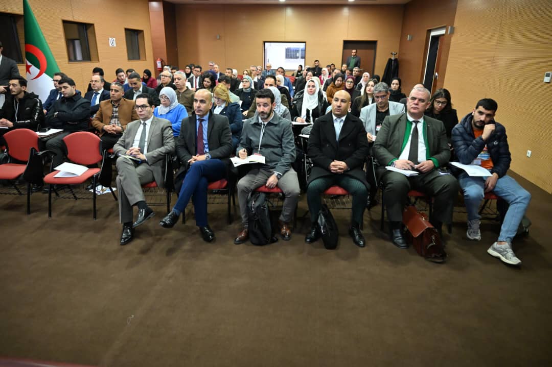 SECCNE_Chaib's tweet image. بادرت وزارة الشؤون الخارجية بالتنسيق مع المكتب الدائم لمؤتمر لاهاي للقانون الدولي، بتنظيم دورة تكوينية تفاعلية عبر تقنية التحاضر المرئي عن بعد تهدف إلى التعريف بعملية إصدار الأبوستيل والوثائق المعنية بهذه الشهادة وكذا الفاعلين المتدخلين في هذا المسار.