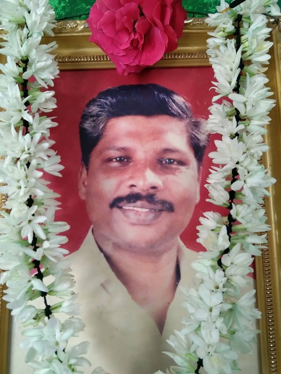 PragashNandhan's tweet image. அன்று எங்கள் சுற்றுப்புற கிராமங்களில் 144 தடை உத்தரவு பிறப்பிக்கப்பட்டது. விசிக நிர்வாகிகள் முன்னெச்சரிக்கை நடவடிக்கை என்ற பெயரில் கைது செய்யப்பட்டனர்!

"அஞ்சா நெஞ்சன், மாவீரன் இனியன்" படுகொலை செய்யப்பட்டார் என்ற செய்தி காட்டுத்தீயாய் பரவிக் கொண்டிருந்தது!

#MemorialDay
