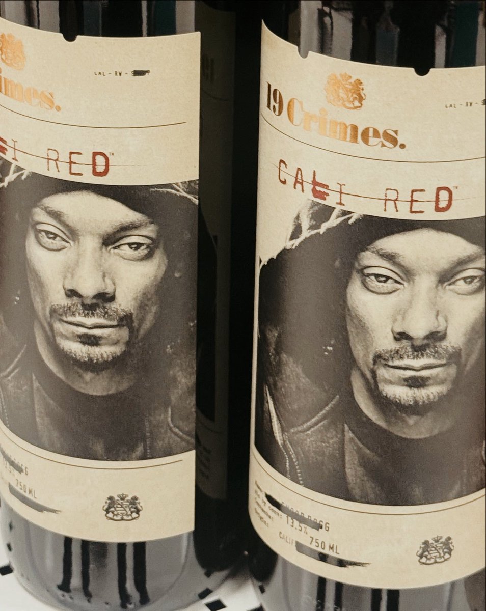 Posting for no reason. 🫩🍷