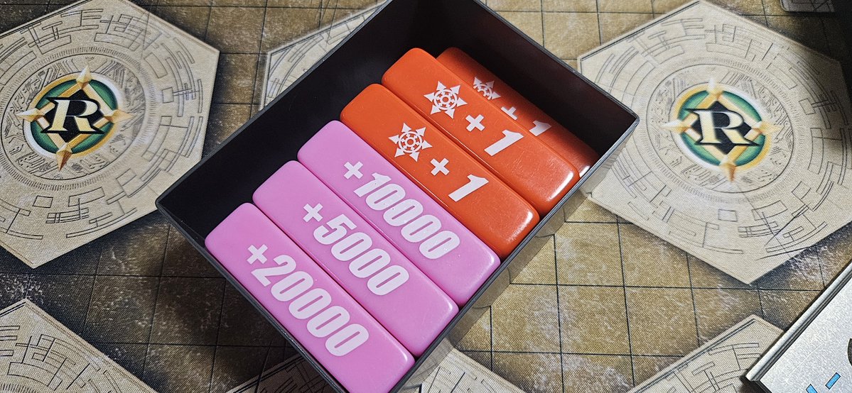 KboqHN6iCz9LDdk's tweet image. セリアで見つけたこのケース結構いい感じです！