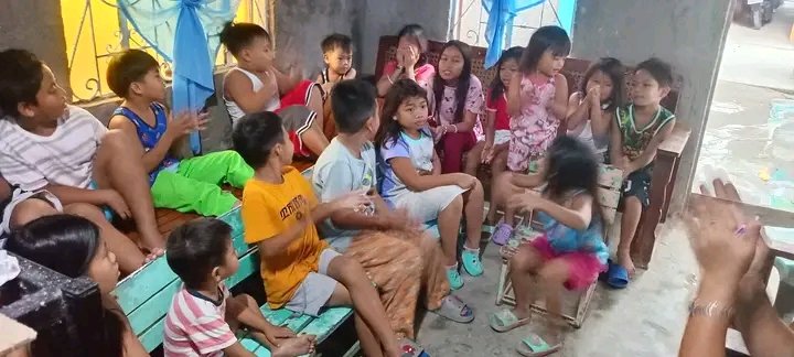 Dianah143's tweet photo. Children remind us of the beauty of genuine kindness and unselfish giving🫶

gift giving 📌

#GodisgoodAlltheTime
#childrensministry
#Feedingprogram
#Thankfulandbless
#FlareNetwork  #SongbirdNetwork #cryptocurrency #DeFi #NFTs #SGB #nftcommunity #Xrpcommunity 
@TheDefiBull
@Cisckid