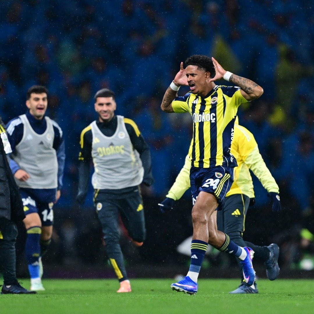 Bi koydu dengeleri alt üst oldu mınakeeeee💙💛