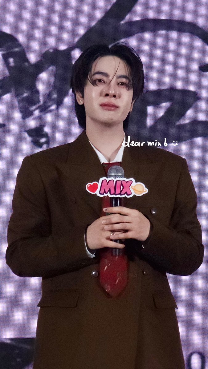 dearmixb's tweet image. I hope you will always have happy tears only🥹🤏🏻
Susu na Mix❣️

#Mix1stFMinShanghai
#mixxiw ♡