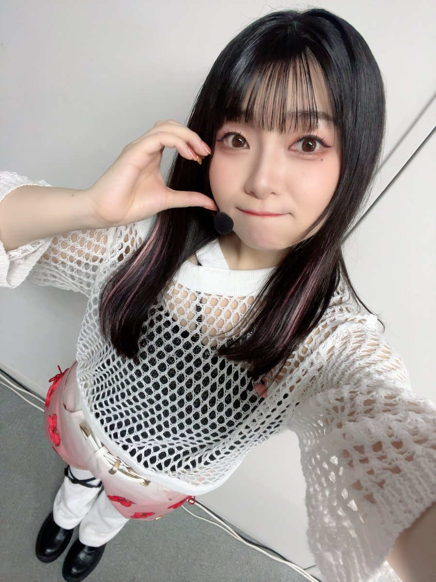 homoto_akina's tweet image. #虹ブンブンビー_day2
ご参加頂いたミツバチの皆さん！
ありがとうございました🌸🐝

SOL de ROSA と Bravo!
いかがでしたか？？

皆が沢山盛り上がってくれて、めちゃくちゃ楽しかったよ💕
トロッコも久しぶりに乗れて、みんなの近くまで行けて、幸せだった☺️

まだまだ #虹ヶ咲…