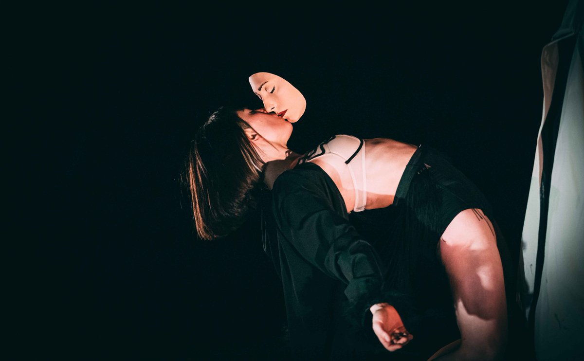 MarGaz's tweet photo. Fragments - il circo della donna a pezzi https://t.co/wN15weIrYn su #Posthuman https://t.co/CDxYyGzOq9