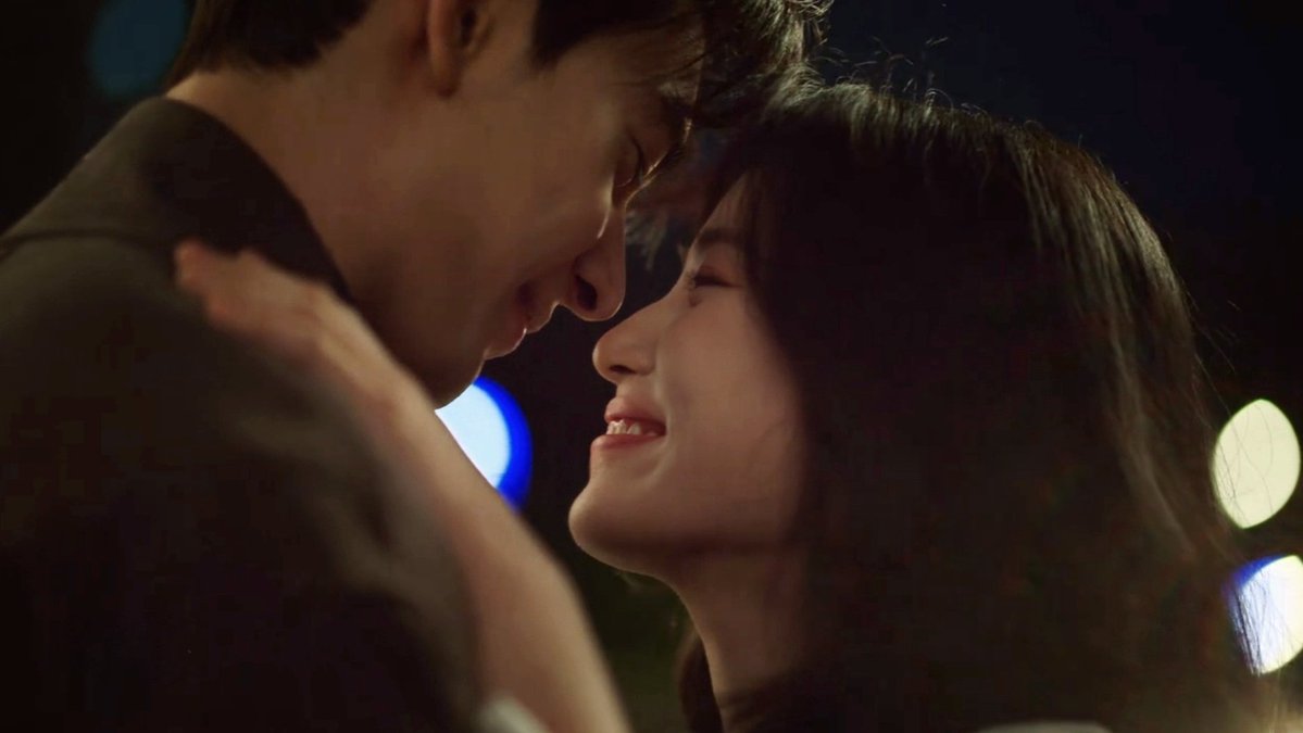 jooonyiie's tweet image. lu yuxiao doesnt play when it comes to chemistry