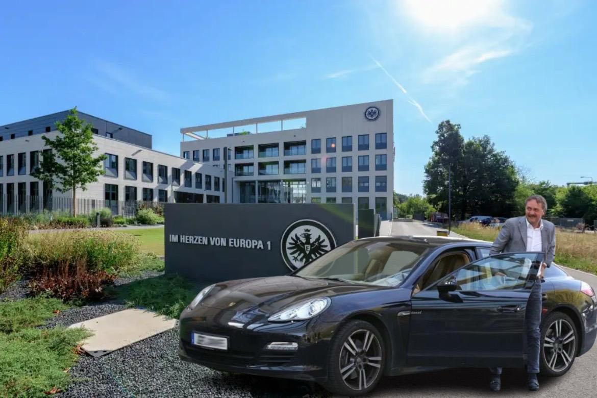 BREAKING

So eben wurde Peter #Neururer an der Geschäftsstelle von Eintracht #Frankfurt gesehen.

#SGE #Eintracht