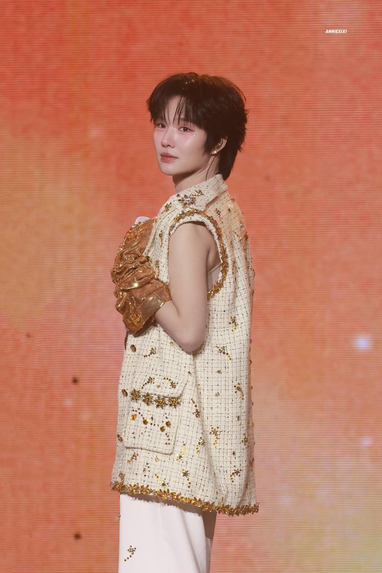 Vivianna130745's tweet image. ท่านอยู่สูงกว่าเรามาก 😭😭😭😭😭😭

GOLDEN TIME KNP TFO
#KhemjiraConcertDay2