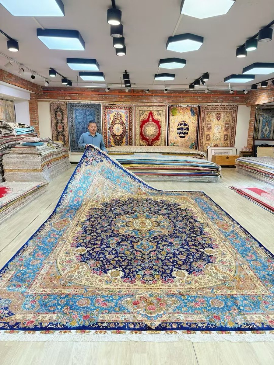 yilongrug's tweet image. 10×14ft Large handmade silk carpet have been shipped to our customer in Monaco.
#SilkCarpet #SilkRug #LuxuryDecor #HandmadeRug