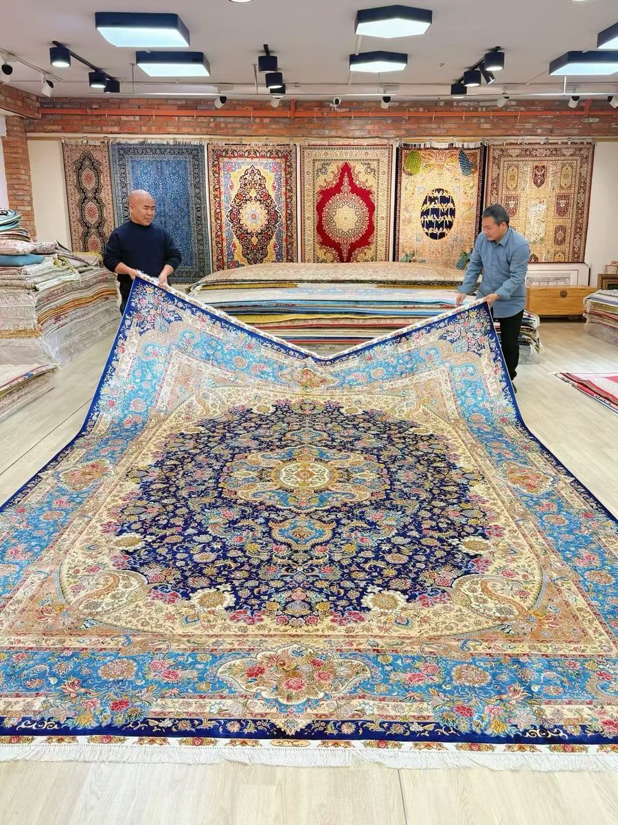 yilongrug's tweet image. 10×14ft Large handmade silk carpet have been shipped to our customer in Monaco.
#SilkCarpet #SilkRug #LuxuryDecor #HandmadeRug