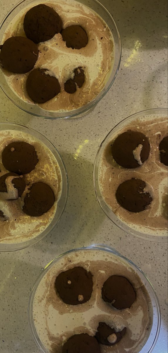 Ben yaptım ama asla düşündüğüm gibi olmadı normal tiramisudan devam ya