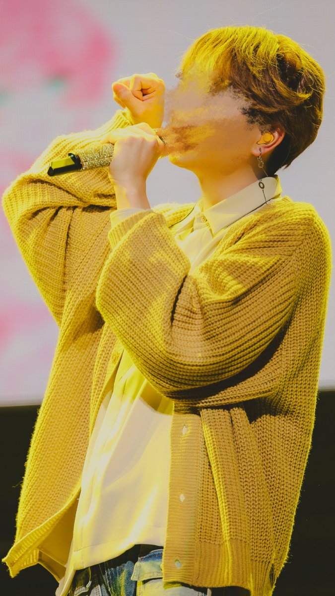 縦にならなかったので諦めました💛🎤