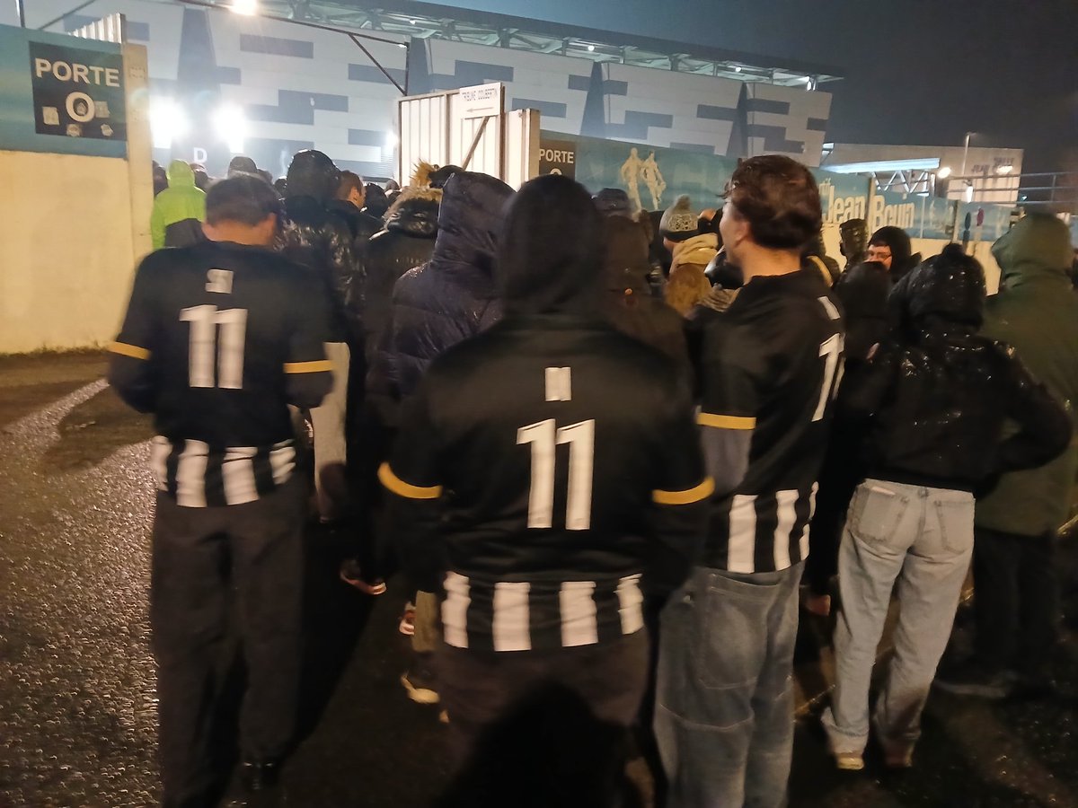 #scoom match de merde. On s'en doutait. Place au vrai championnat. A noter cette mastercass de flocage...Si Di Ki....😀