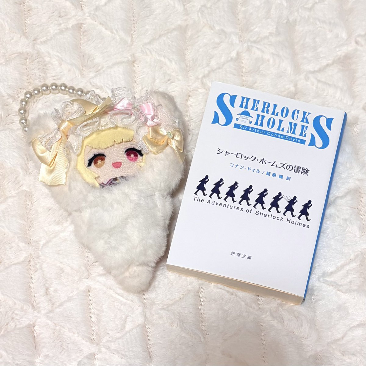 星川の見たらしき本買ってきた〜！
前から見たいってずっと思ってたから良い機会♡
いつもつけてるリボン🎀どこかで落としてきました…ｶﾜｲｸﾅｲ🥺