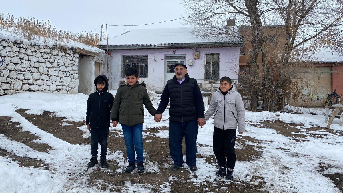 📍#Arpaçay
“ Bir nefes Bin huzur, Fidanlar Çınarlarla Buluşuyor”

Arpaçay Kaymakamlığımızın Geliştirdiği Projeyle Yaşlı Ailelerimizin Evlerine Karbonmonotsit dedektörü Kuruldu.
Kaymakamlığımızca yaşlı ve kimsesi olmayan vatandaşlarımızın evlerine...
facebook.com/tcarpacay/?loc…