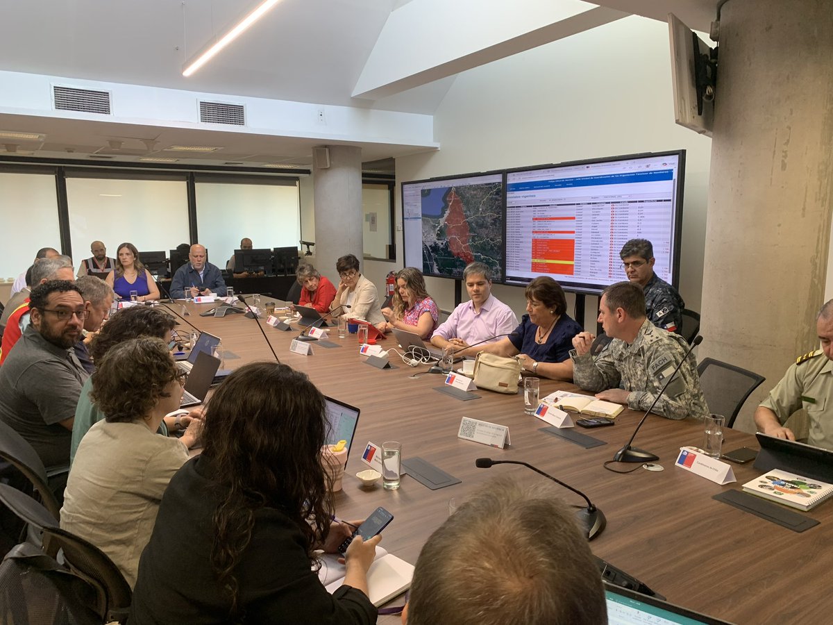 Ministro de Interior, Álvaro Elizalde, y la Directora Nacional de SENAPRED, Alicia Cebrián; encabezan COGRID Nacional ante incendios forestales en distintas regiones del país.