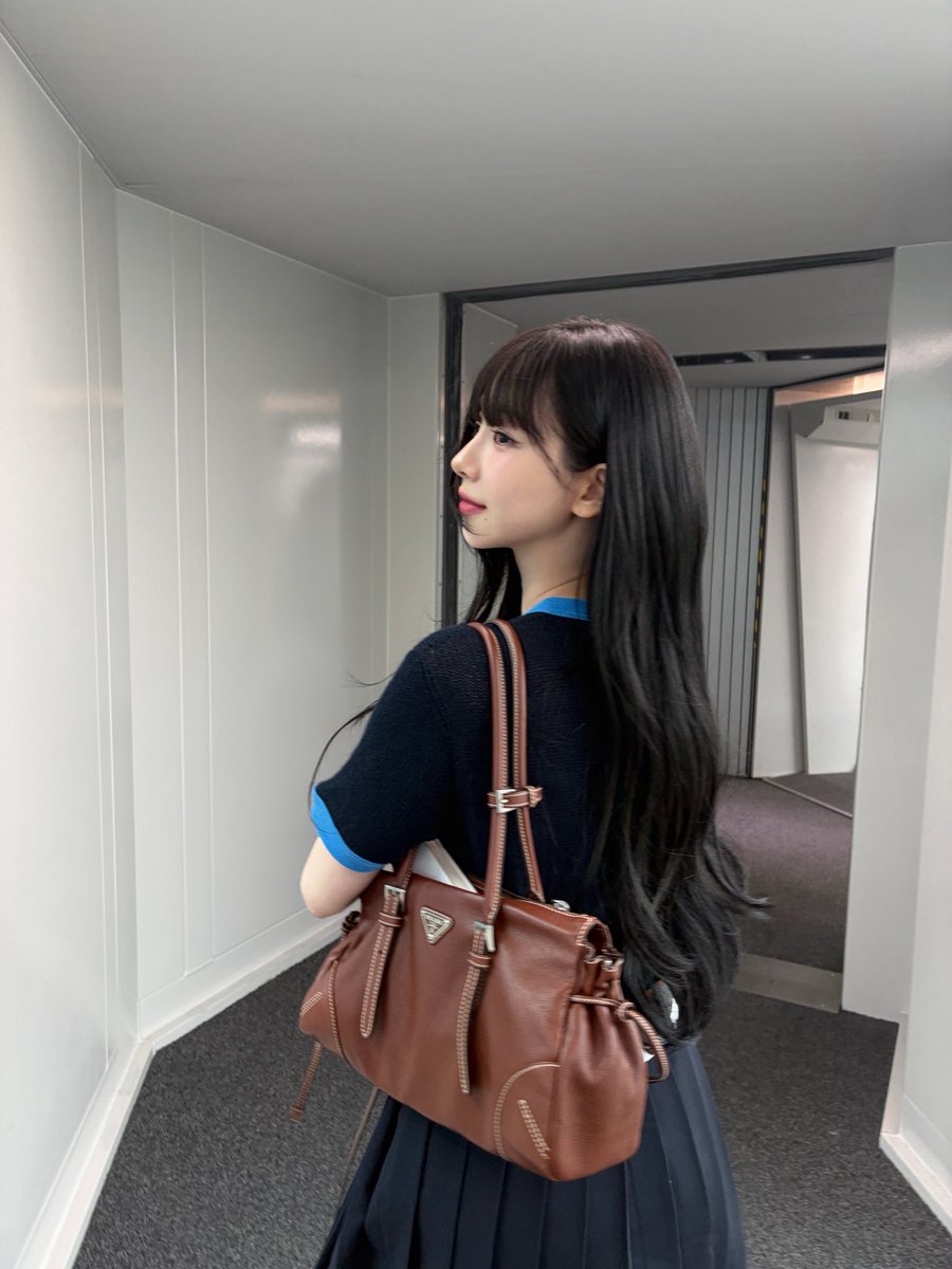 ebnvious's tweet image. 