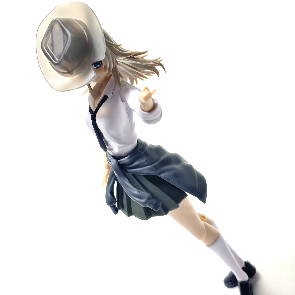 seven_fall_mod's tweet image. サラリーマン💩のパーツを使ってハードボイルドな探偵風に
さぁ、アンタの罪を数えな──
#創彩少女庭園