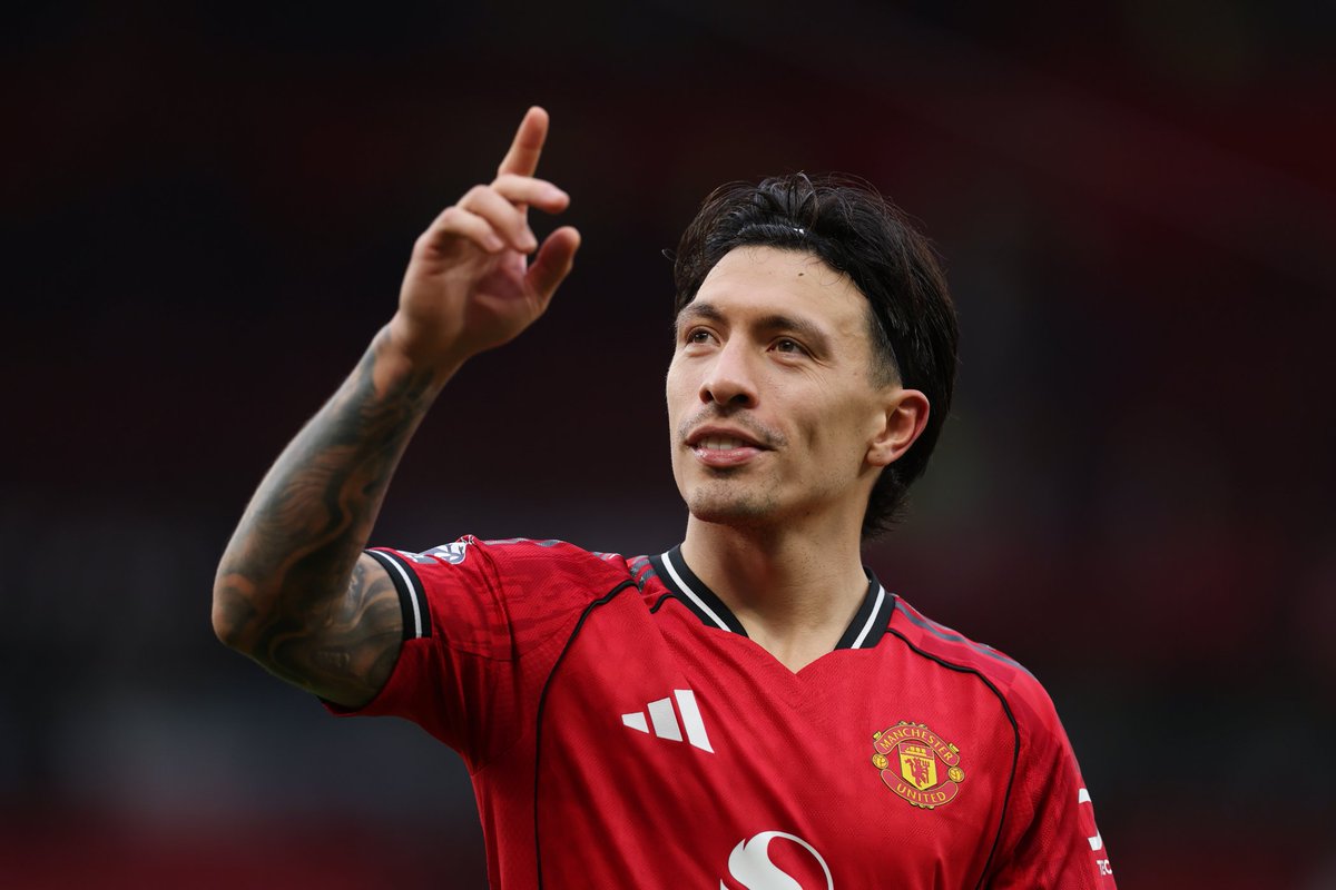 UnitedStandMUFC's tweet image. Lisandro Martinez responds to Paul Scholes' comments about him: "Honestly, he can say whatever he wants. I told him already, if he wants to say something to me, he can come to me wherever he wants. To my house, wherever. I don't care.

"I think, for me, I respect the relations…