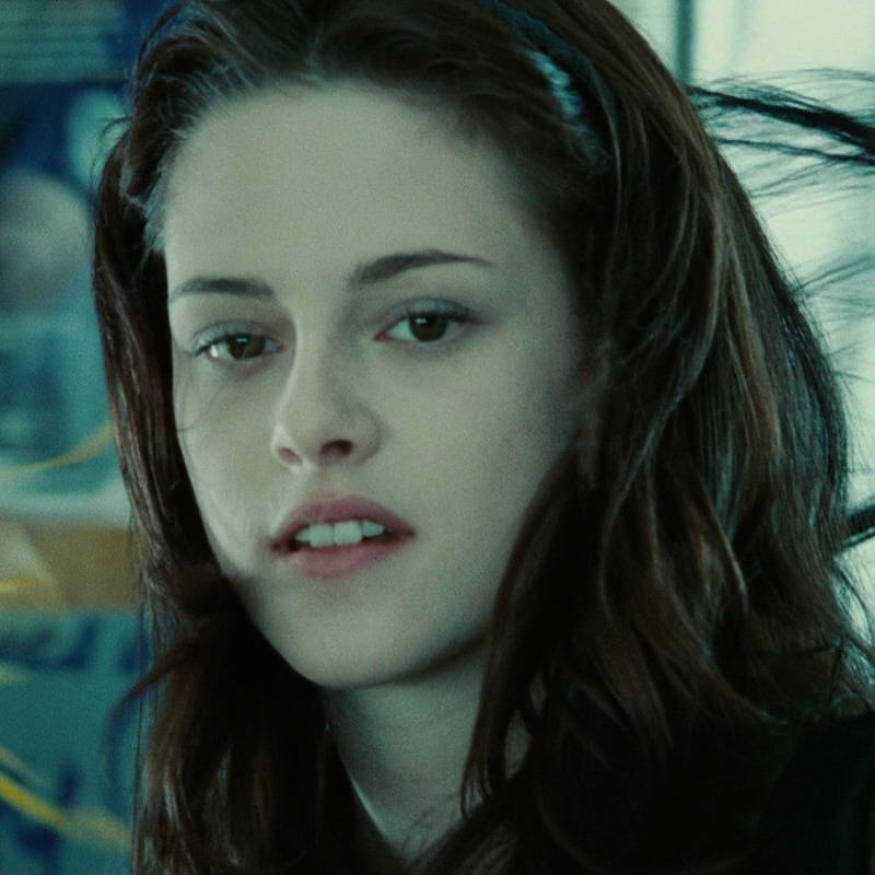 archivetwilight's tweet image. 21 years ago edward and bella first meet ❤️

 (January 18th, 2005)