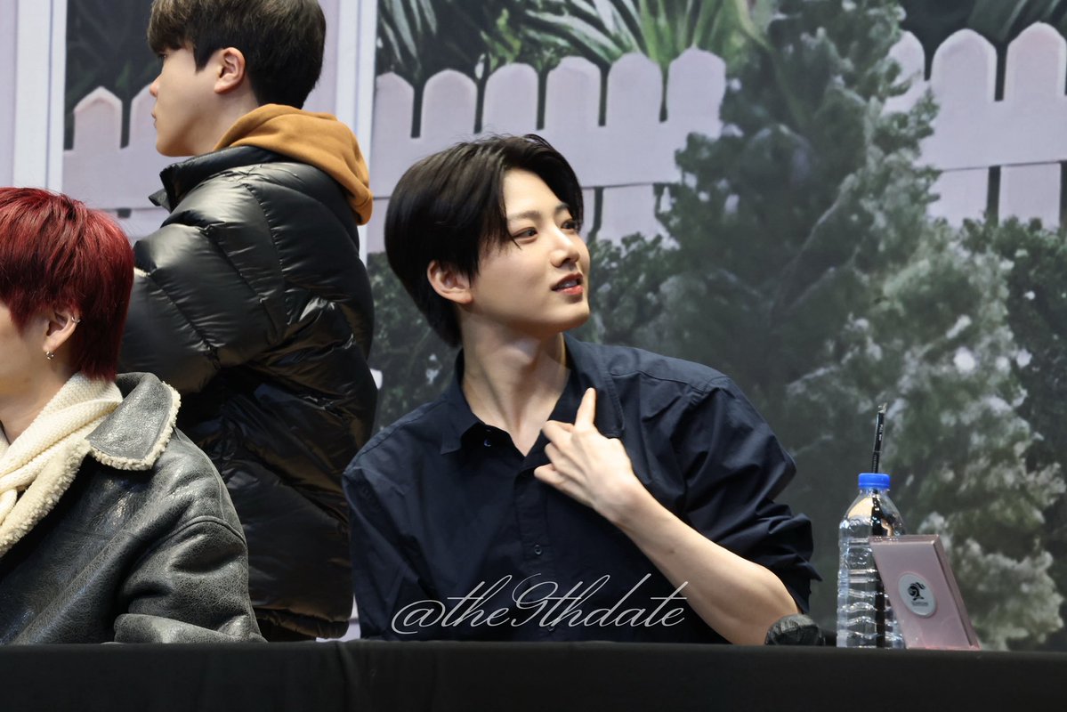 the9thdate's tweet image. 남자가 예쁜 손을 보여주는 것은 초대하는 것이다 #트레저 #TREASURE #준규 #ヅユソギユ #JUNKYU #トレジャー