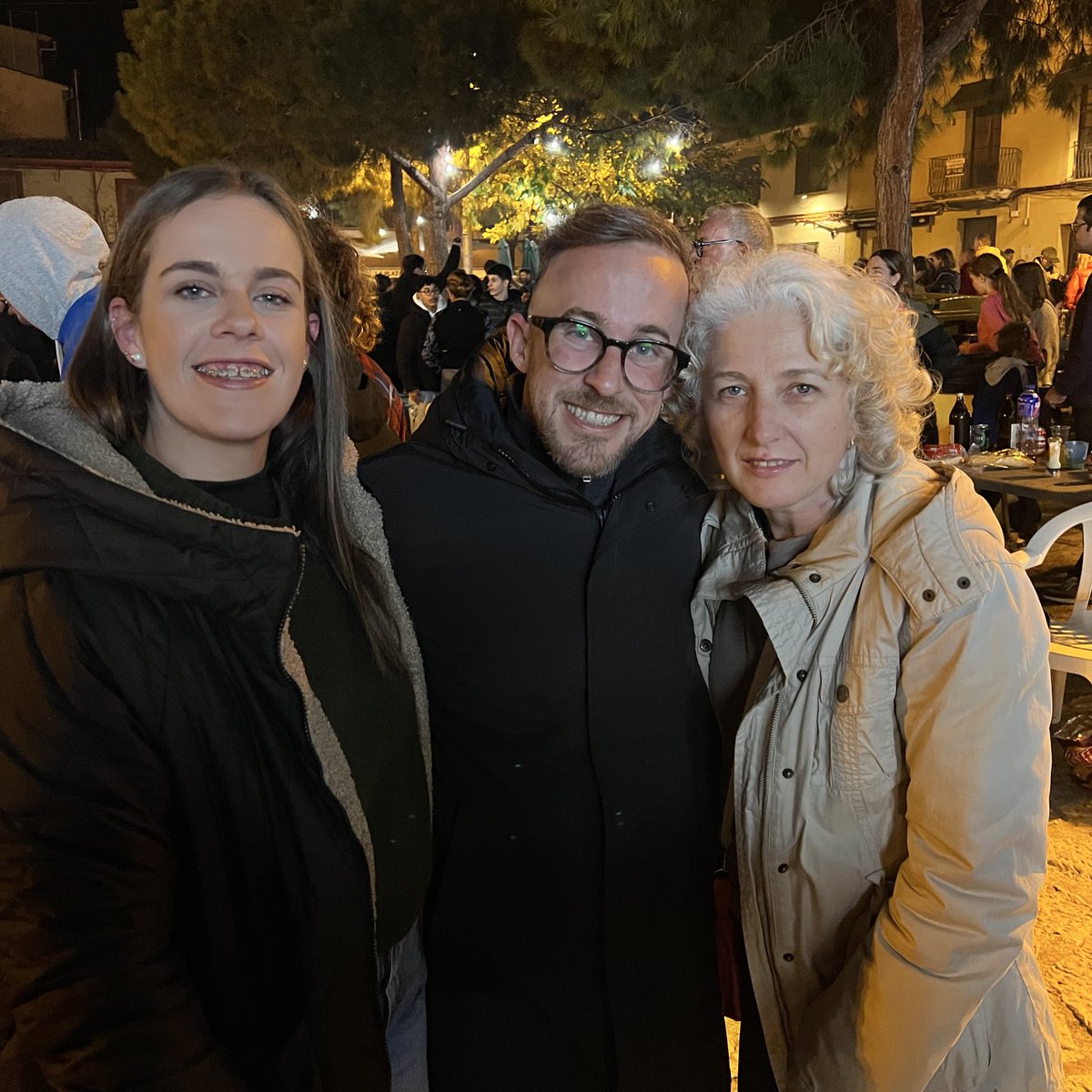 psoeandratx's tweet photo. 🔥Aquest cap de setmana participam a la celebració de Sant Antoni i volem agrair la participació de totes les persones i col·lectius que fan possible aquesta festa tan arrelada al nostre poble.

👹Visca Sant Antoni!

#SantAntoni #Andratx #PSIBPSOE https://t.co/JU3t2wInja
