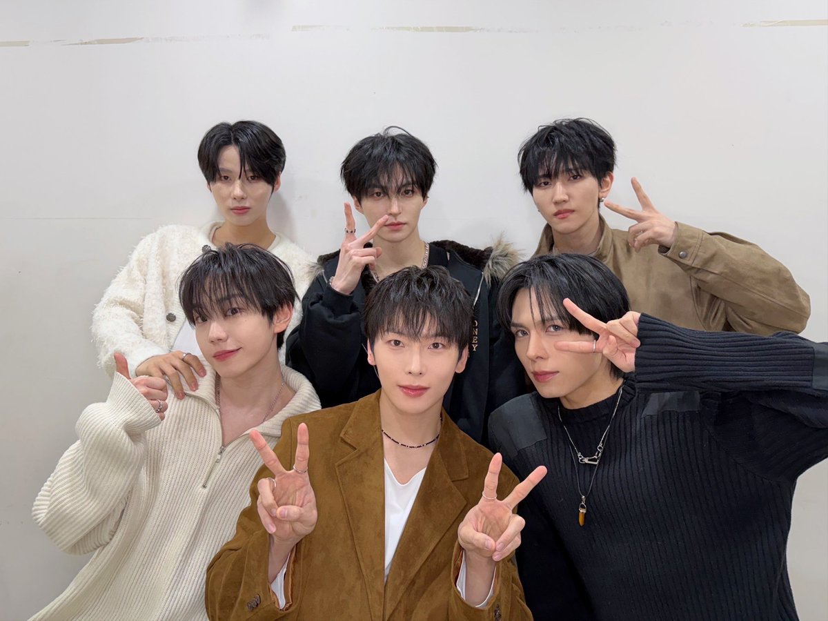 ELASTofficial's tweet image. [📷]

#TODAY_ELAST

2026.01.18
E'LAST(엘라스트) 2026 SEASON'S GREETINGS [RETURN E'LAST] 발매 기념 예약 판매 팬사인회 (애플뮤직)

#ELAST #엘라스트 #エラスト