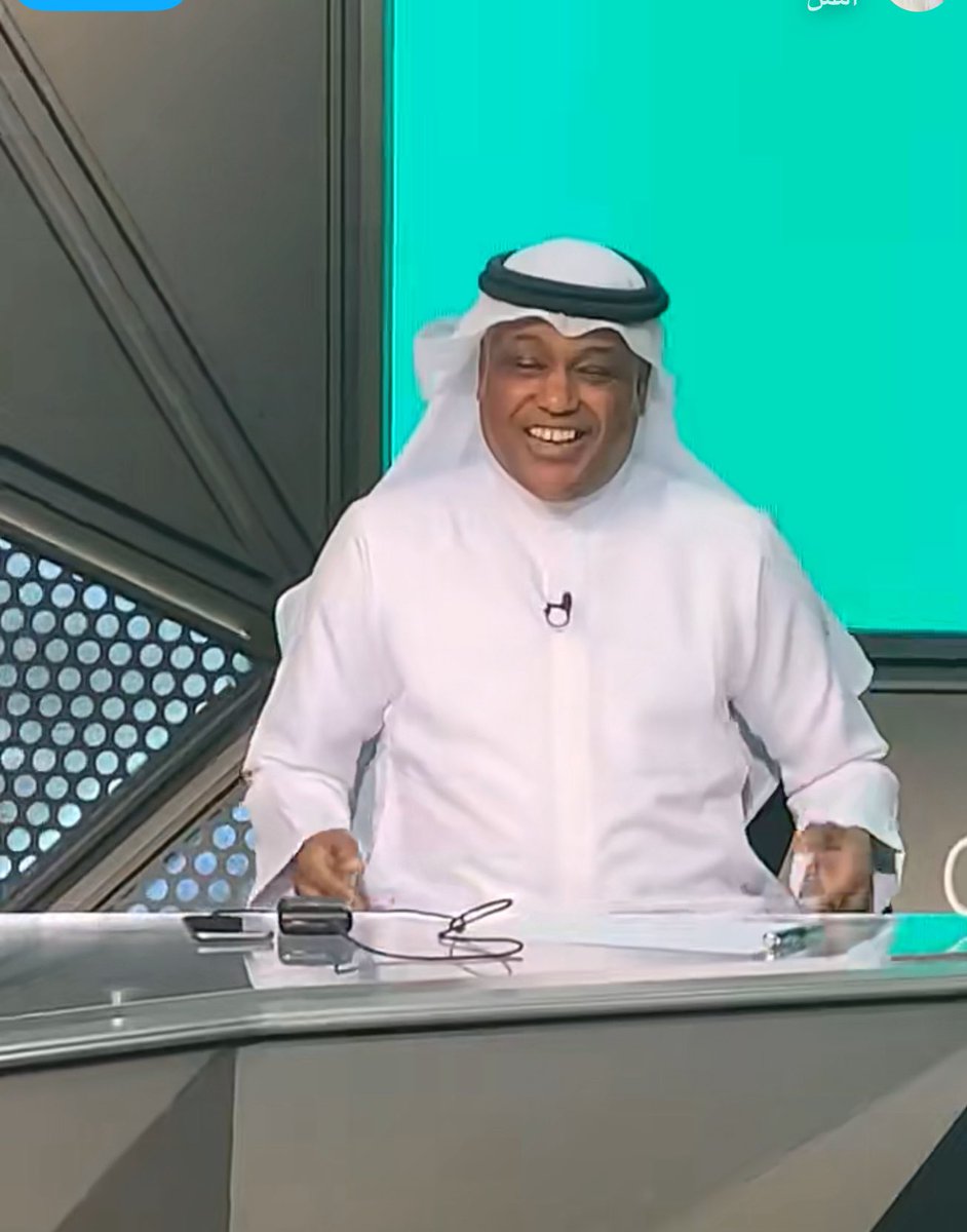 بسبب إنقطاع الكهرباء شفنا تنسيفة الإعلامي #عبدالله_فلاته 
منور أبوأحمد 😎 #اكشن_مع_وليد