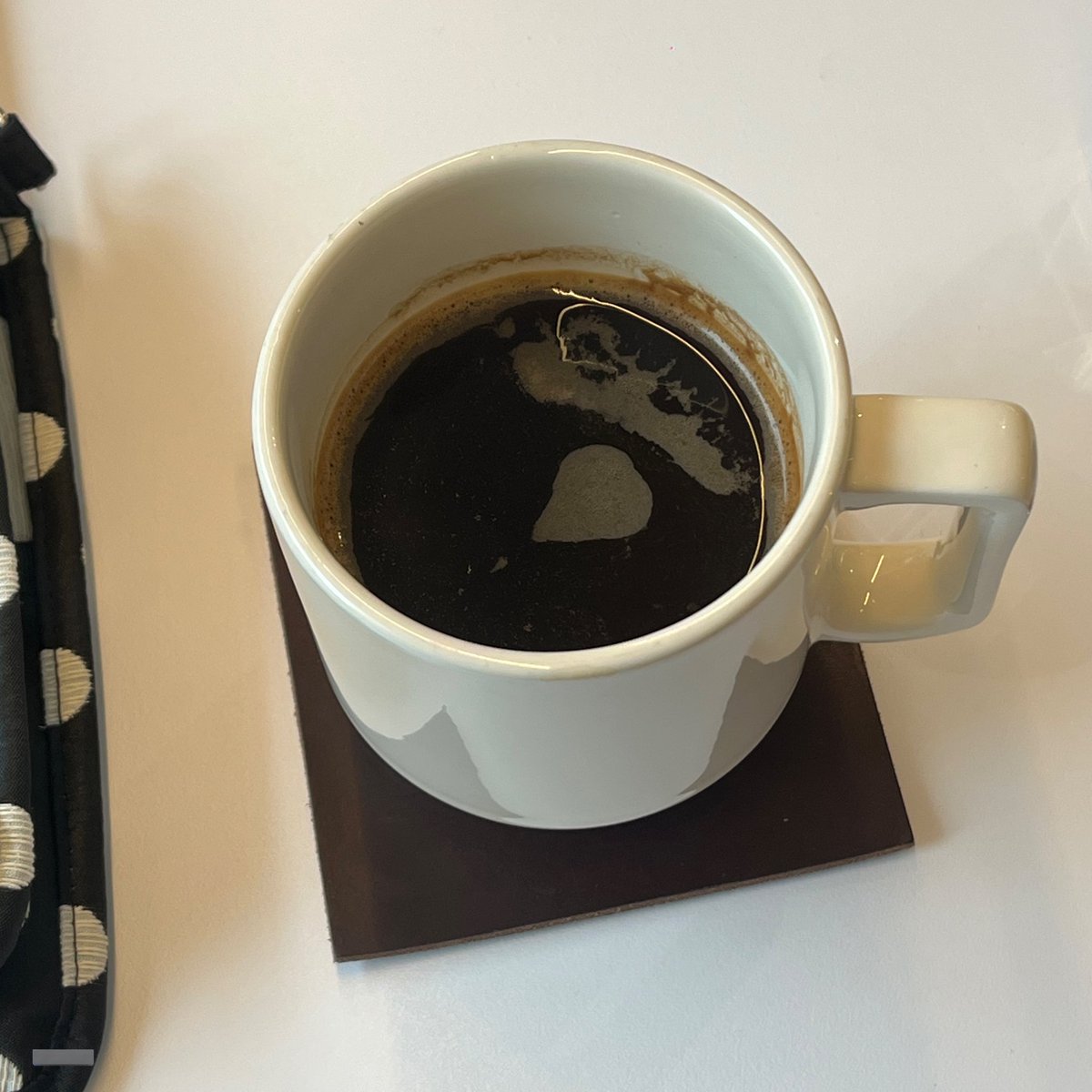 wow__thing__'s tweet image. 오늘 아아 마시려고 했으나ㅏ
날이 흐리니 쌀쌀하게 느껴져서 뜨아 시킴
커피 크레마 거의 날아가고 찍어서 아쉽다

먼저 온 미래 읽기 시작했다조 📖,,,