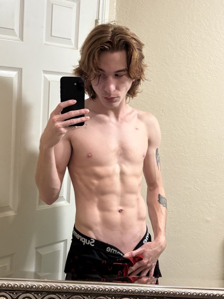 Rowan Vael tweet media