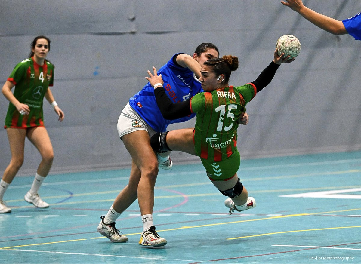 🎙️El Sènior Femení cau davant el CH Palautordera per 22 a 27. 

🔗 Crònica: handbolsantquirze.cat/el-senior-feme…

📸 <a href="/jprades68/">Jordi Prades</a>