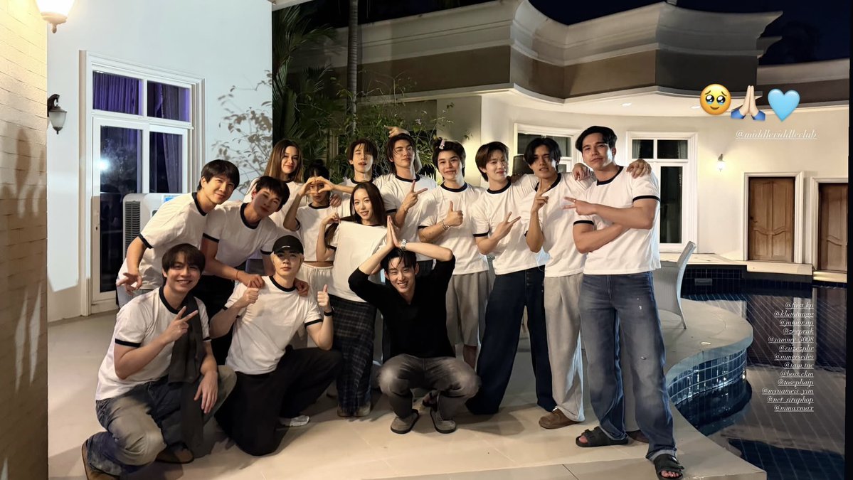 suqpha's tweet image. Spending a Christmas night with my beloved people—only to realize they were all wearing my brand’s T-shirt. I couldn’t help but capture that tender moment. My heart felt so full, so seen, so loved. Thank you endlessly, you mean more than words. ❤️