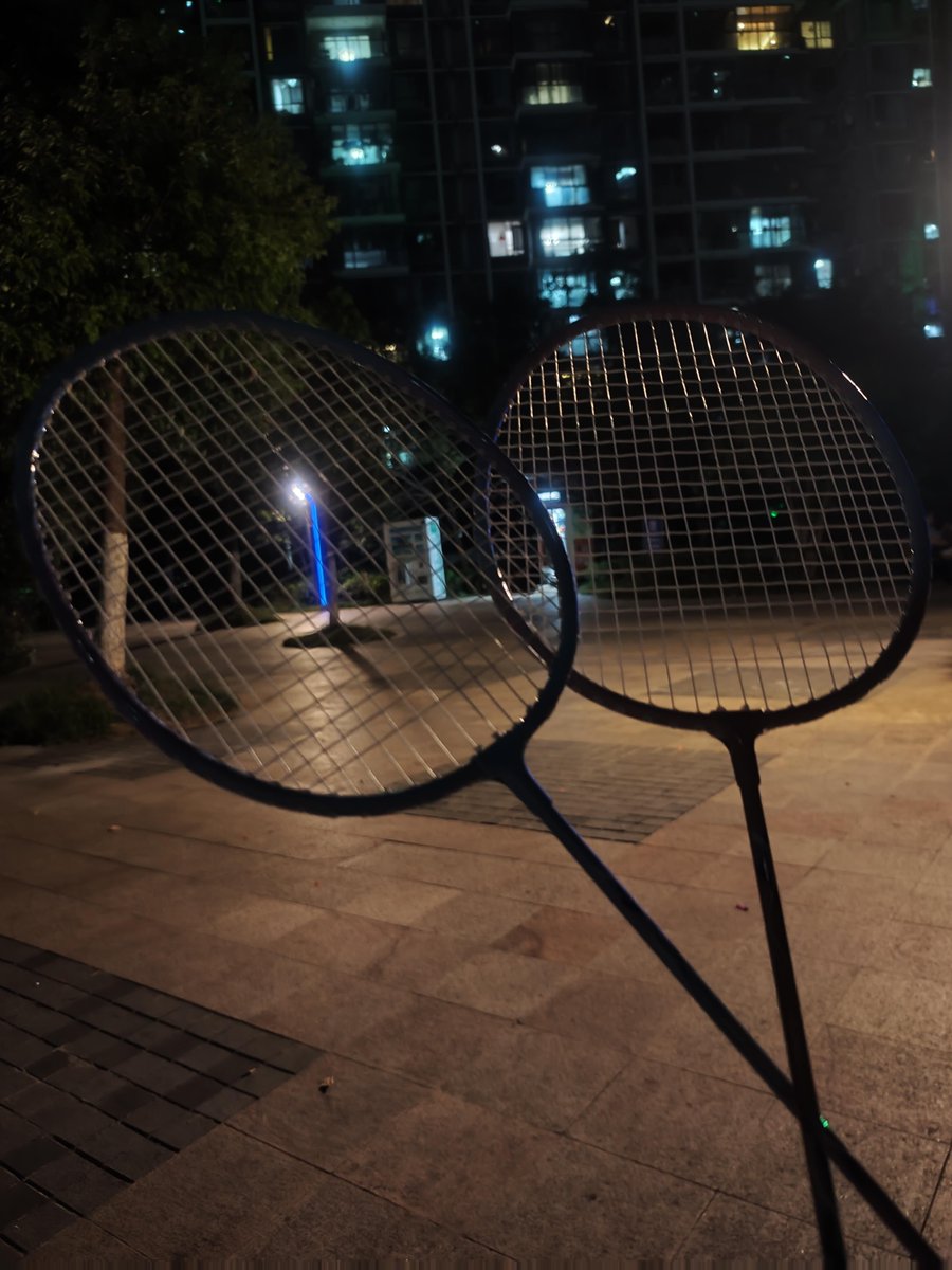 RunSakura7's tweet image. 近所でバドミントンをするのは2日目です。昨日の試合で腕とお尻がまだ痛いです