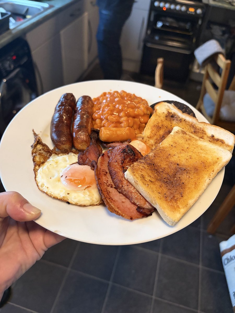 RebCallaghan_'s tweet image. Sunday mornings are for family time, slow conversations, and a proper full English breakfast ☕🥓🍳
Welcome to my new followers too - looking forward to heading up to the North West Labour conference next weekend and the conversations ahead. 🌹

#VoteLabour #Tameside