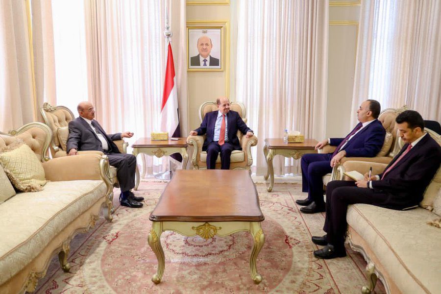 وجهت اليوم البنك المركزي ووزارة المالية بتسريع إجراءات صرف الرواتب المتأخرة لموظفي الدولة في القطاعين المدني والعسكري والمتقاعدين والشهداء والجرحى، بشكل عاجل استنادًا للدعم المالي الجديد المقدم من الأشقاء في المملكة العربية السعودية، بمبلغ 90 مليون دولار، وشددت على ضرورة التحرك